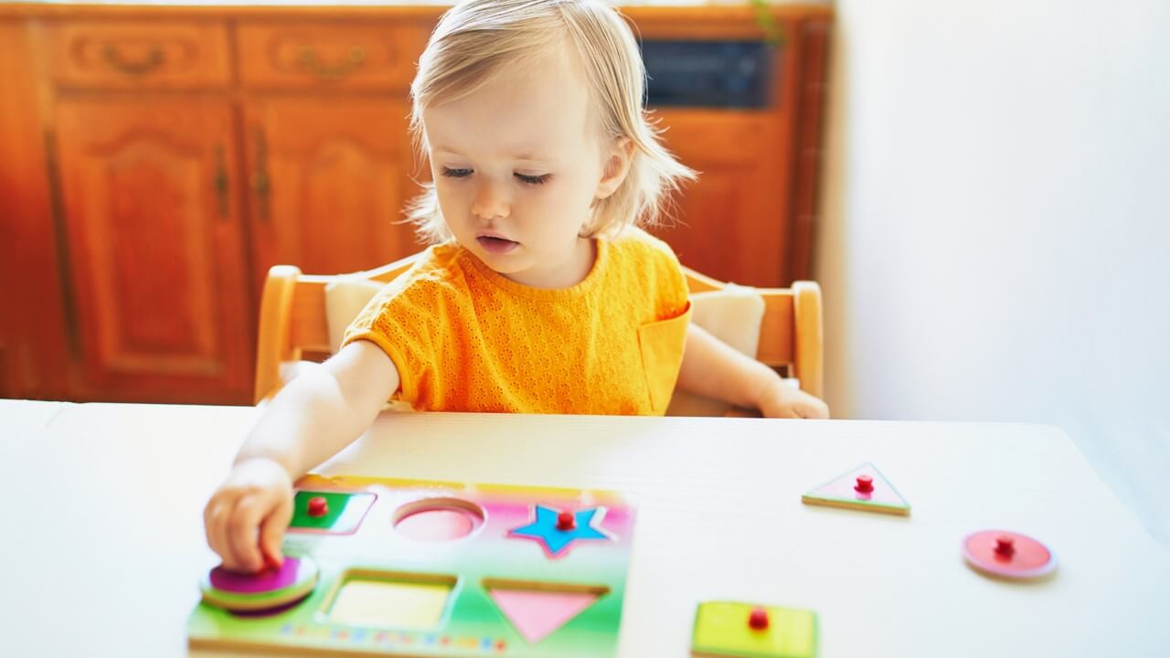 2歳 3歳児でパズルができない時のコツ 何ピースからやるのがおすすめ トイペディア おもちゃサブスクで知育