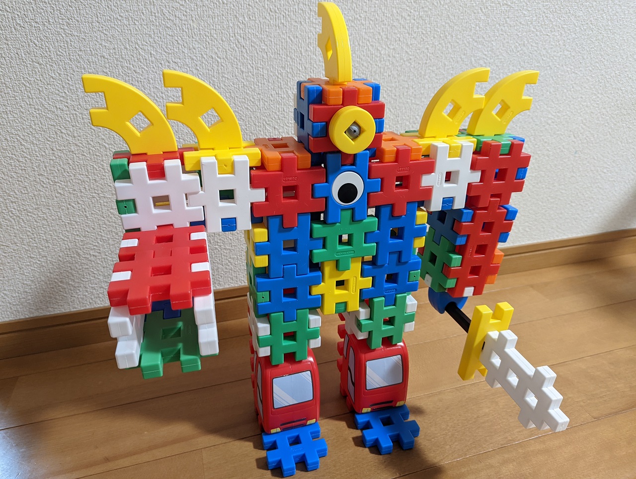ニューブロックで作った凝ったロボット